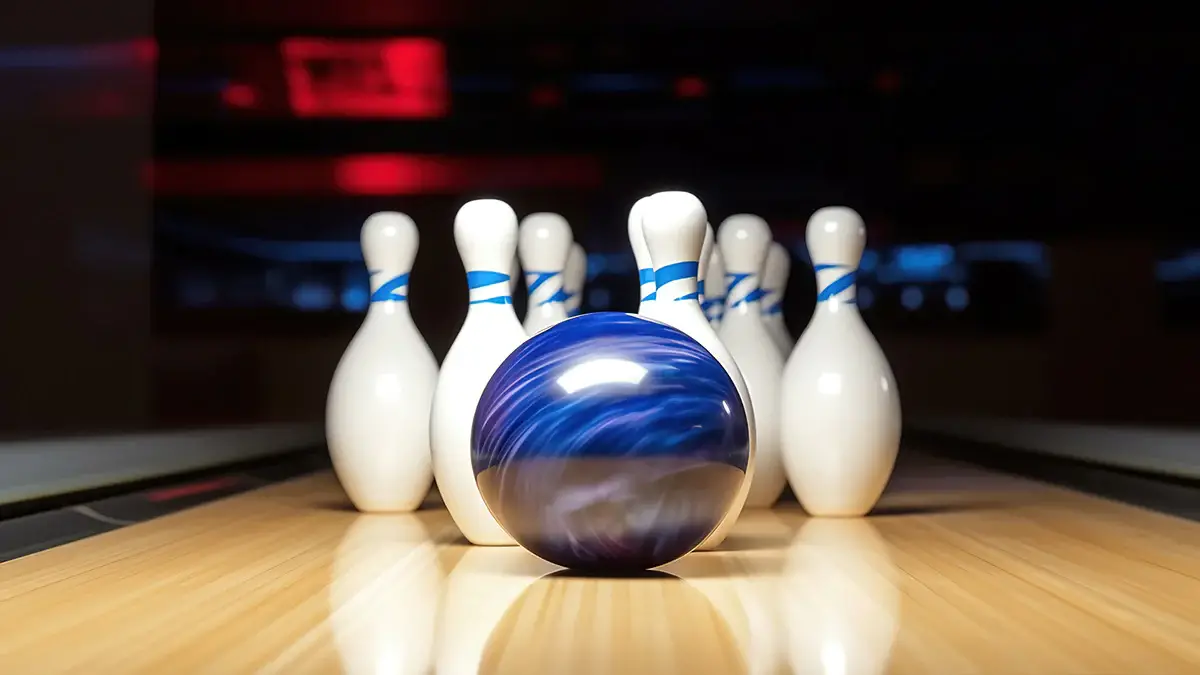 Pearl VS Solid Bowling Ball: Find Out What to Choose