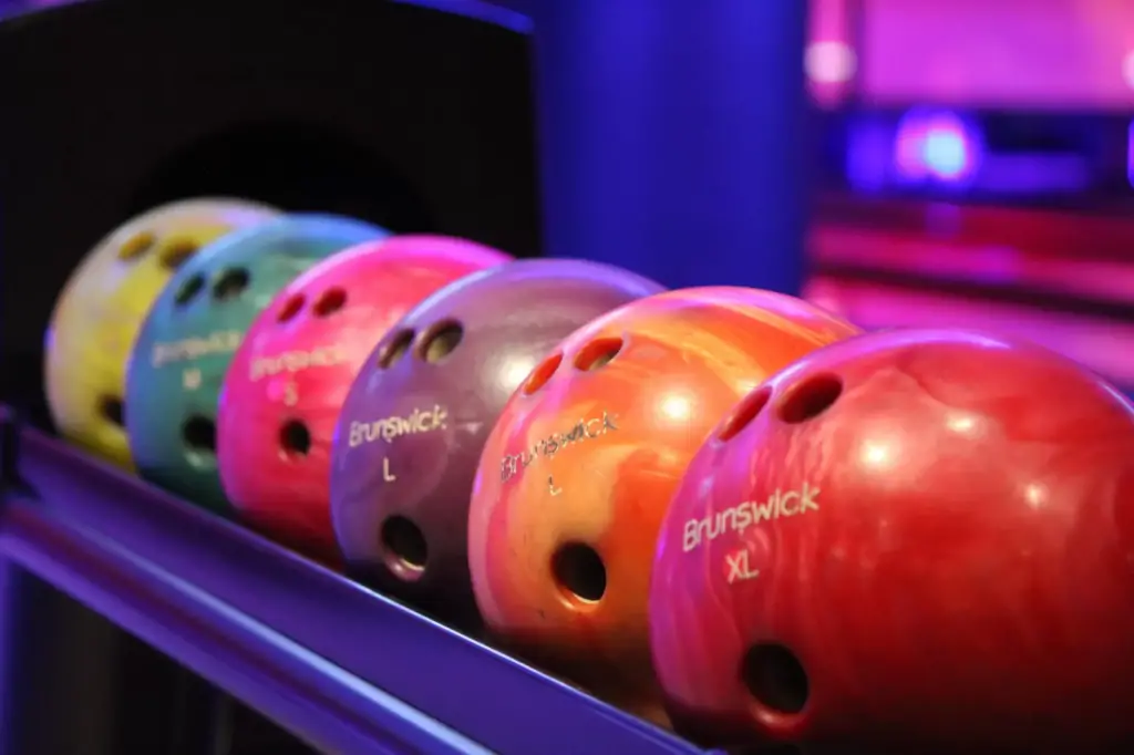 Symmetrical bowling balls